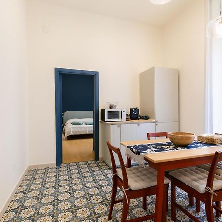 Calaba Chiaia Apartment Naples Luaran gambar