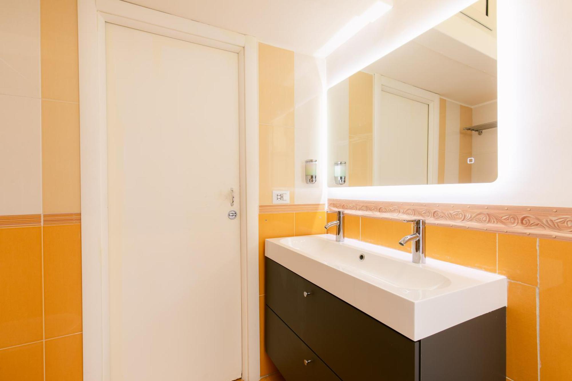 Calaba Chiaia Apartment Naples Luaran gambar