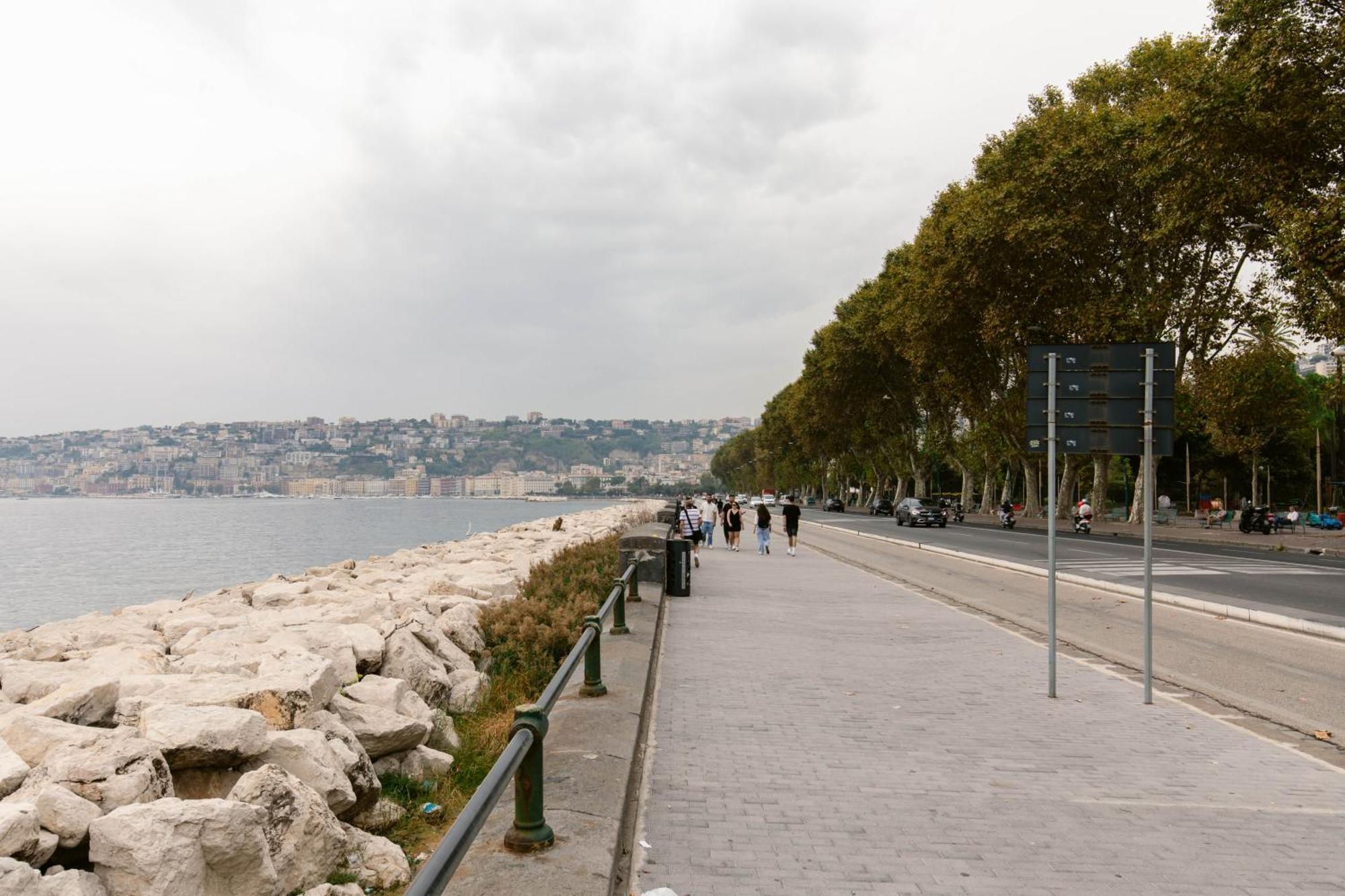 Calaba Chiaia Apartment Naples Luaran gambar