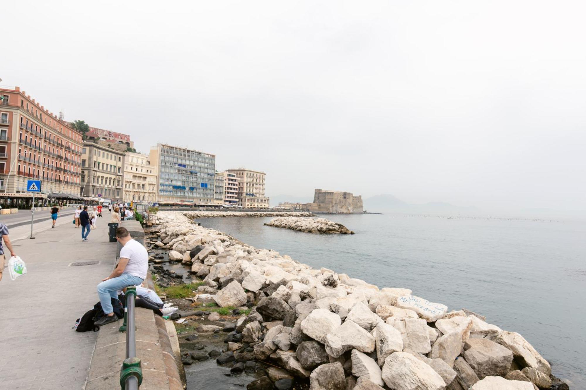 Calaba Chiaia Apartment Naples Luaran gambar